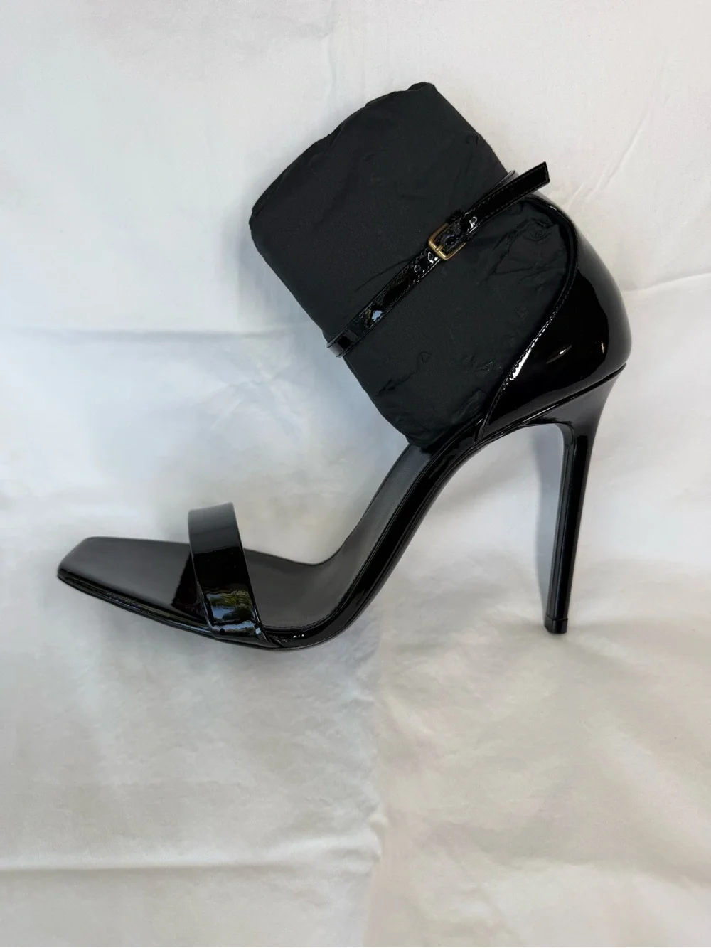NIB new Saint Laurent sz 41 Amber 105 Vernice chiffon heels black patent leather